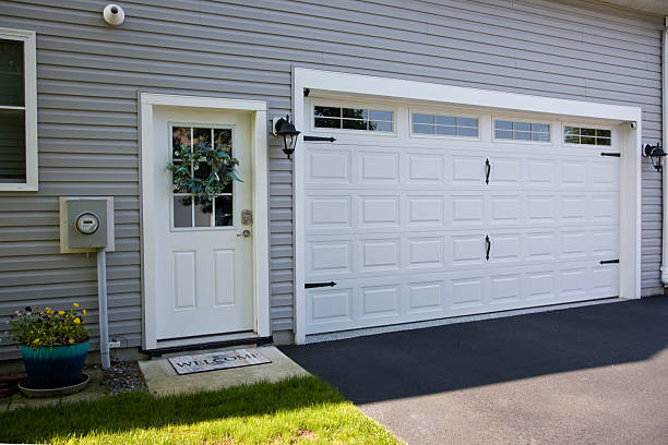 24/7 Emergency Garage Door Panel Replacement experts in Clarinda, IA